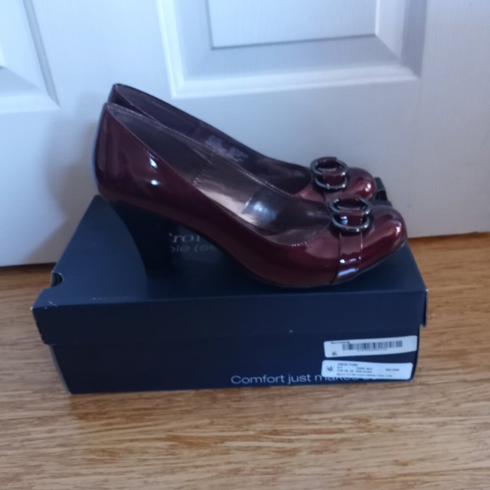 Dress shoe